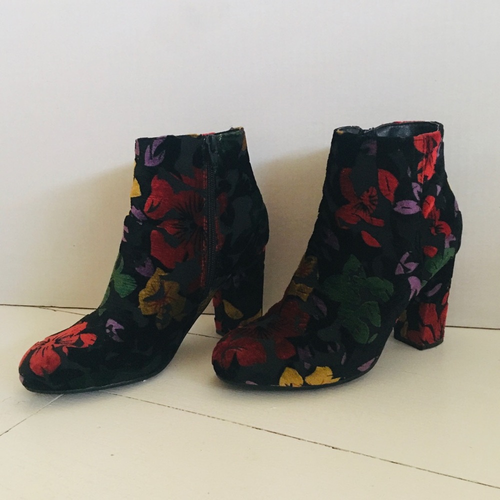 Flower boots
